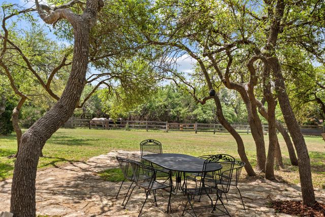 507 Saddlehorn DR, Dripping Springs, TX 78620