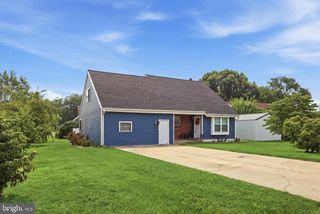 1 PEBBLE PL, Newark, DE 19702