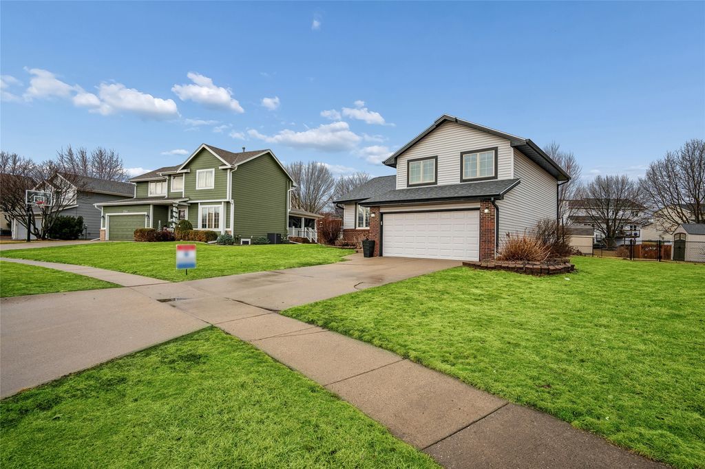 2118 NW School Street, Ankeny, IA 50023