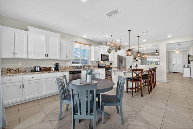 3137 Quincy Ave, Roseville, CA 95747