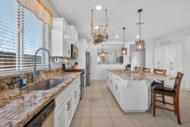 3137 Quincy Ave, Roseville, CA 95747