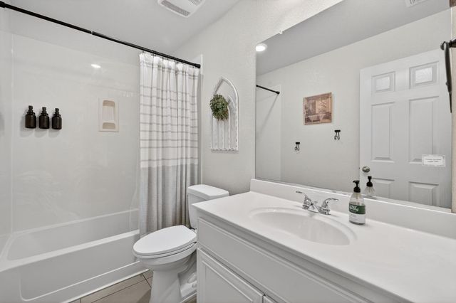 3137 Quincy Ave, Roseville, CA 95747