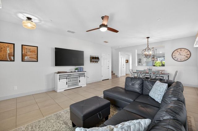 3137 Quincy Ave, Roseville, CA 95747