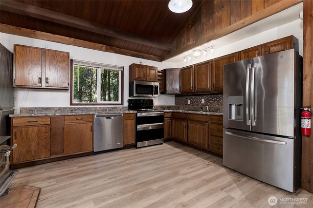 2461 W Deegan Road W, Shelton, WA 98584