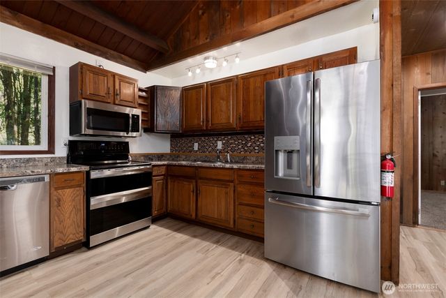 2461 W Deegan Road W, Shelton, WA 98584