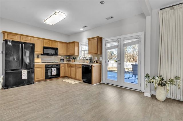 3888 Moos creek, Loganville, GA 30052