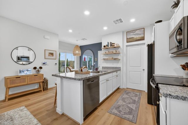 5400 Molino Cir, Roseville, CA 95747