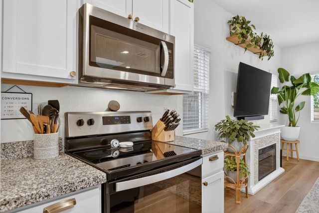 5400 Molino Cir, Roseville, CA 95747