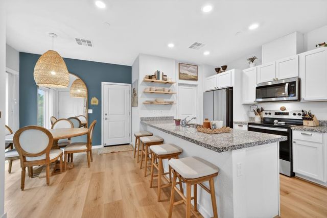 5400 Molino Cir, Roseville, CA 95747