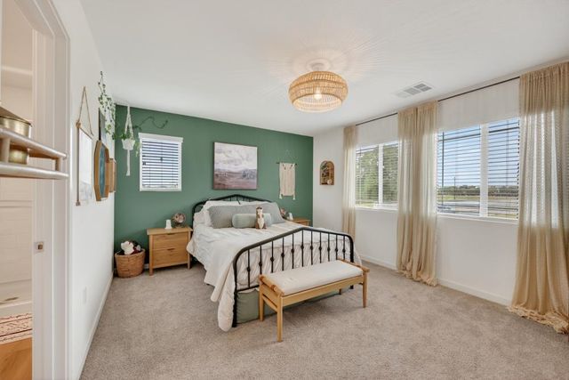 5400 Molino Cir, Roseville, CA 95747