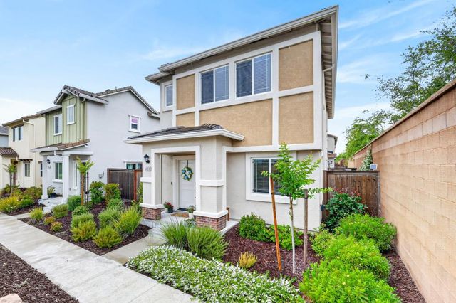 5400 Molino Cir, Roseville, CA 95747
