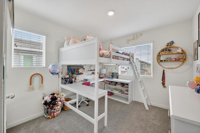 5400 Molino Cir, Roseville, CA 95747