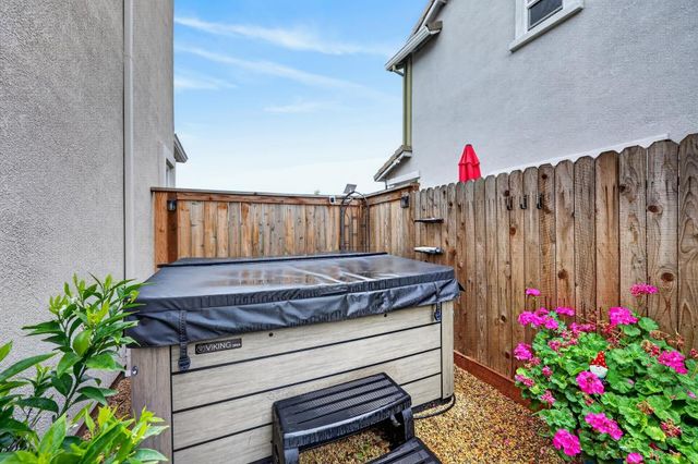 5400 Molino Cir, Roseville, CA 95747