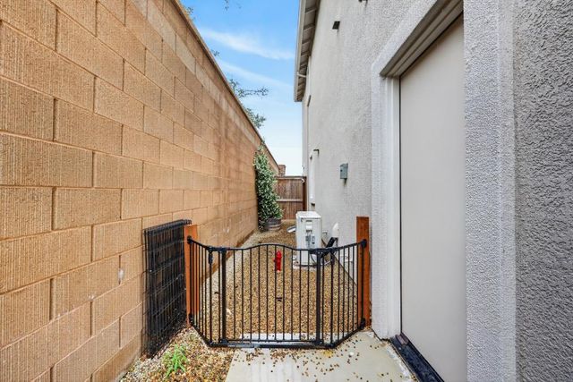 5400 Molino Cir, Roseville, CA 95747