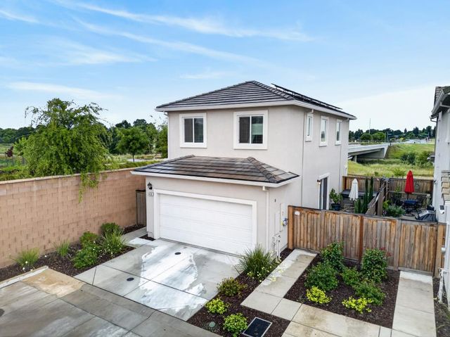 5400 Molino Cir, Roseville, CA 95747
