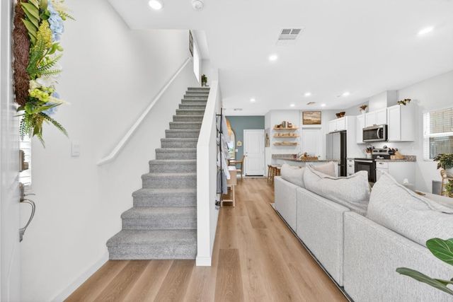 5400 Molino Cir, Roseville, CA 95747
