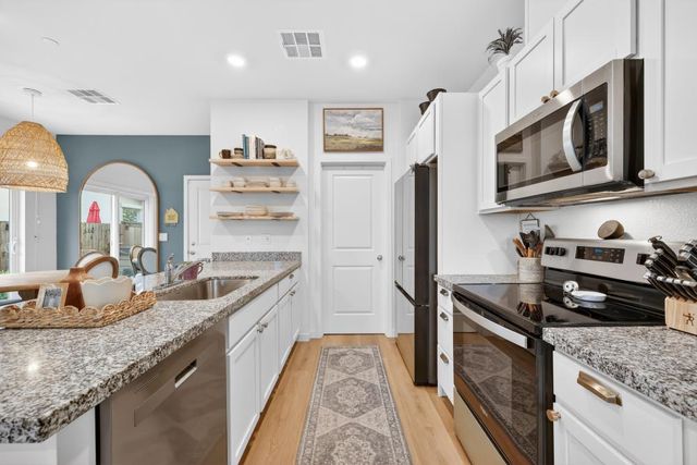 5400 Molino Cir, Roseville, CA 95747