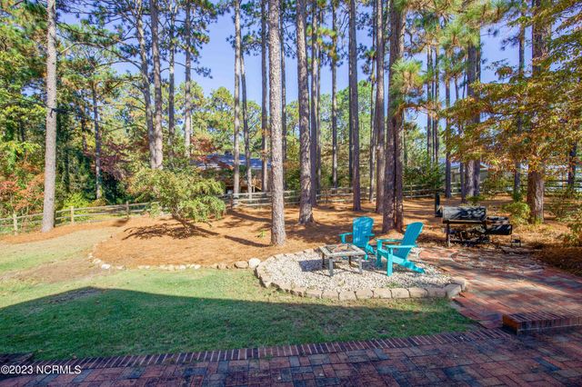 209 Selkirk Trail, Southern Pines, NC 28387