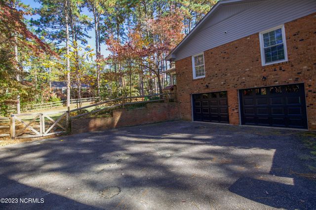 209 Selkirk Trail, Southern Pines, NC 28387