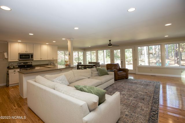 209 Selkirk Trail, Southern Pines, NC 28387