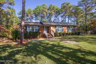 209 Selkirk Trail, Southern Pines, NC 28387