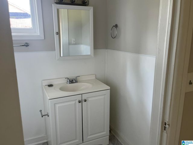 9 N CANNON AVENUE N, Sylacauga, AL 35150