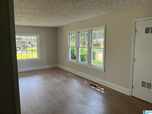 9 N CANNON AVENUE N, Sylacauga, AL 35150