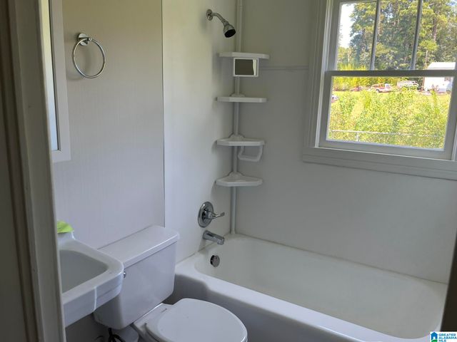 9 N CANNON AVENUE N, Sylacauga, AL 35150