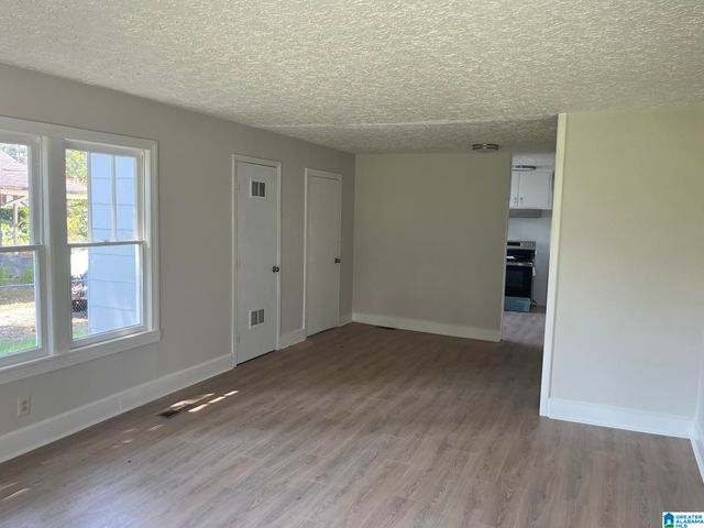 9 N CANNON AVENUE N, Sylacauga, AL 35150