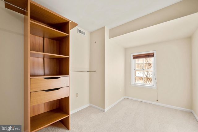 6489 SHARON KAY CT, Alexandria, VA 22310