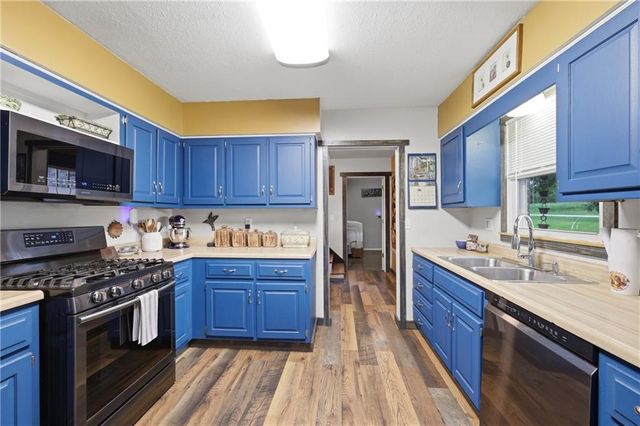 703 NE 102 P Road, Clinton, MO 64735
