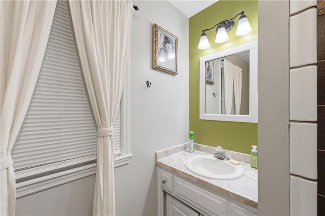 703 NE 102 P Road, Clinton, MO 64735