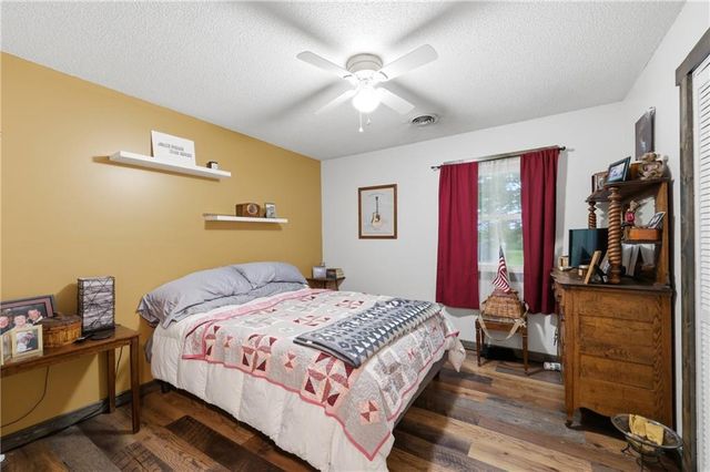 703 NE 102 P Road, Clinton, MO 64735
