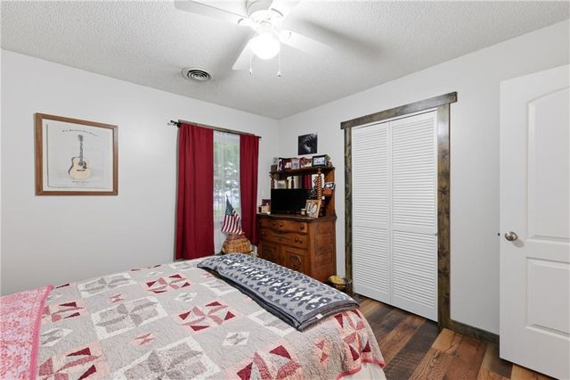703 NE 102 P Road, Clinton, MO 64735