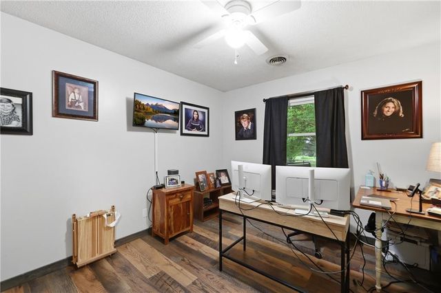 703 NE 102 P Road, Clinton, MO 64735