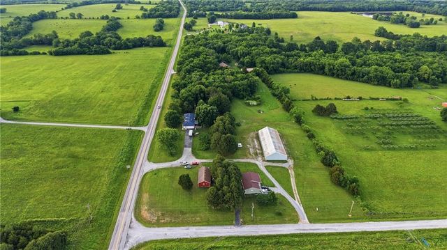 703 NE 102 P Road, Clinton, MO 64735