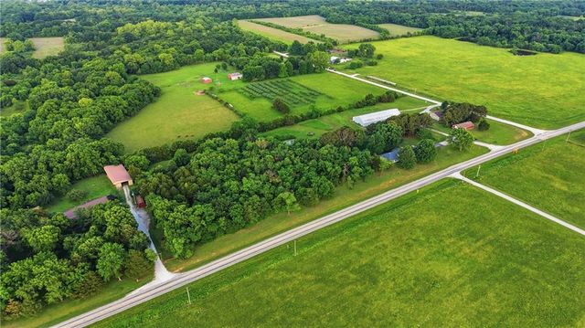 703 NE 102 P Road, Clinton, MO 64735