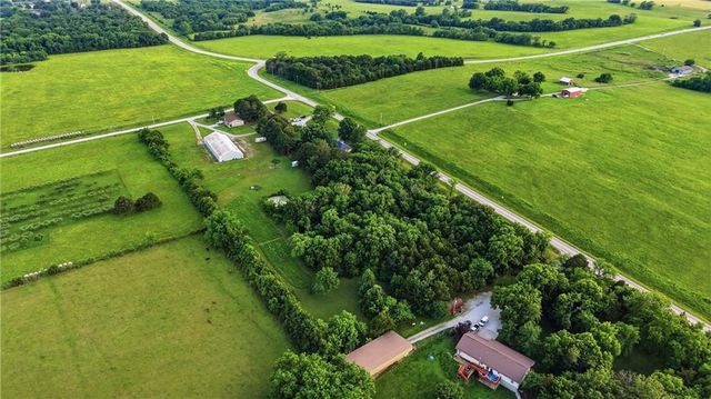 703 NE 102 P Road, Clinton, MO 64735