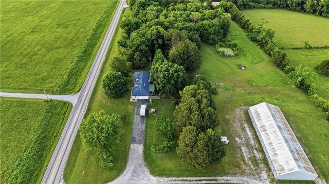 703 NE 102 P Road, Clinton, MO 64735