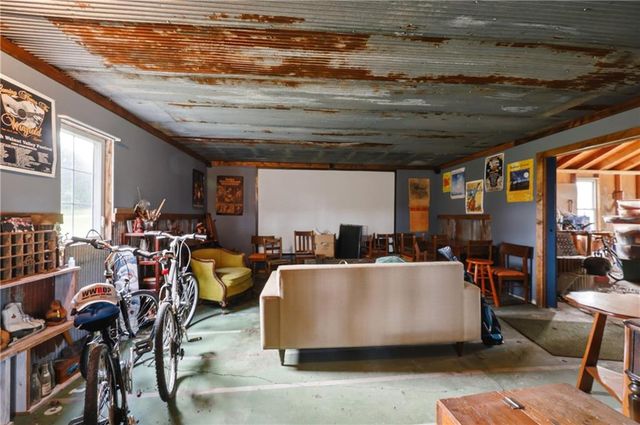 703 NE 102 P Road, Clinton, MO 64735