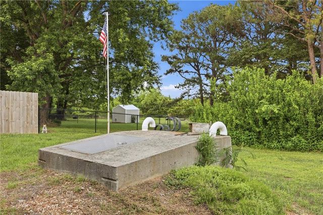 703 NE 102 P Road, Clinton, MO 64735