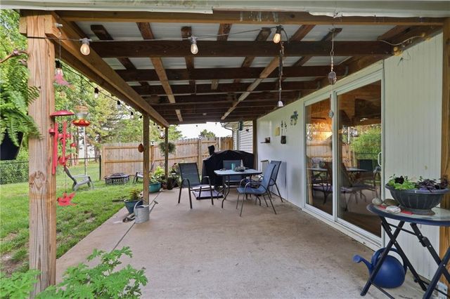 703 NE 102 P Road, Clinton, MO 64735