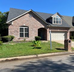 27 Courtside Place, Little Rock, AR 72210