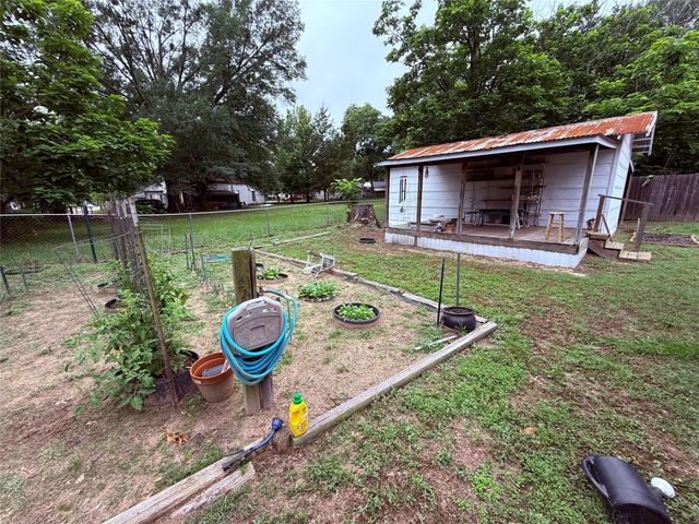 306 Floyd Street, Winnsboro, TX 75494