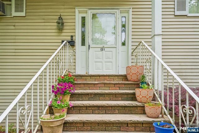 121 Wood Street, Englewood, NJ 07631
