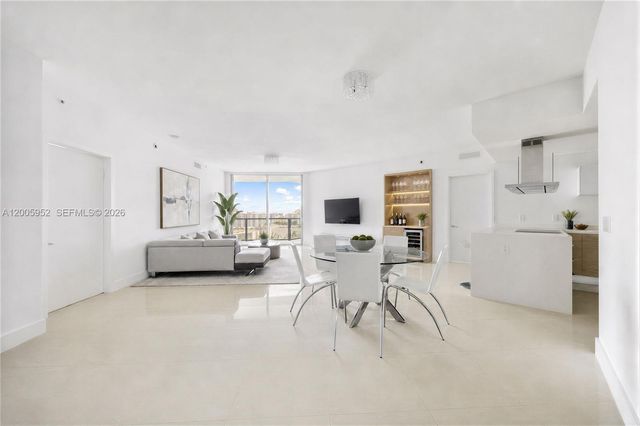 17301 Biscayne Boulevard 1704, North Miami Beach, FL 33160