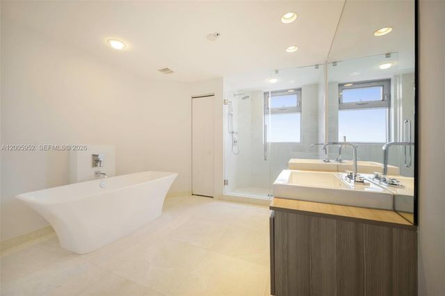 17301 Biscayne Boulevard 1704, North Miami Beach, FL 33160