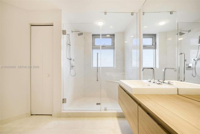 17301 Biscayne Boulevard 1704, North Miami Beach, FL 33160