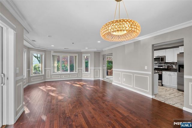 304 Smith Court 304, Edgewater, NJ 07020
