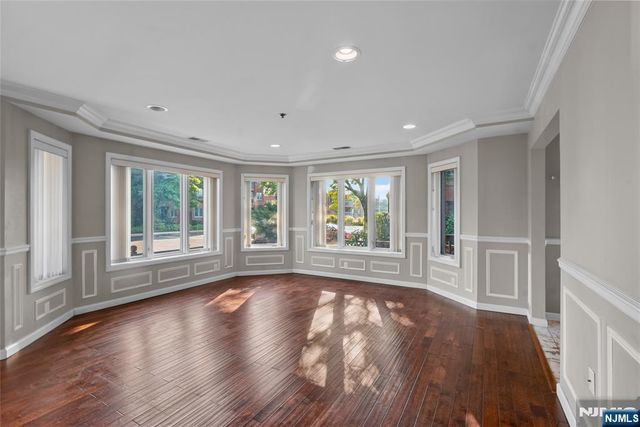 304 Smith Court 304, Edgewater, NJ 07020